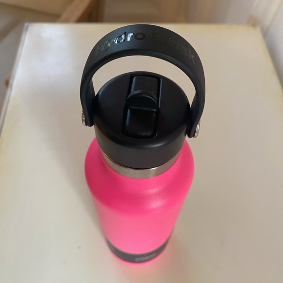 Hydro flask 21oz New Pink Fuchsia water bottle standard mouth with sport cap - Picture 3 of 4